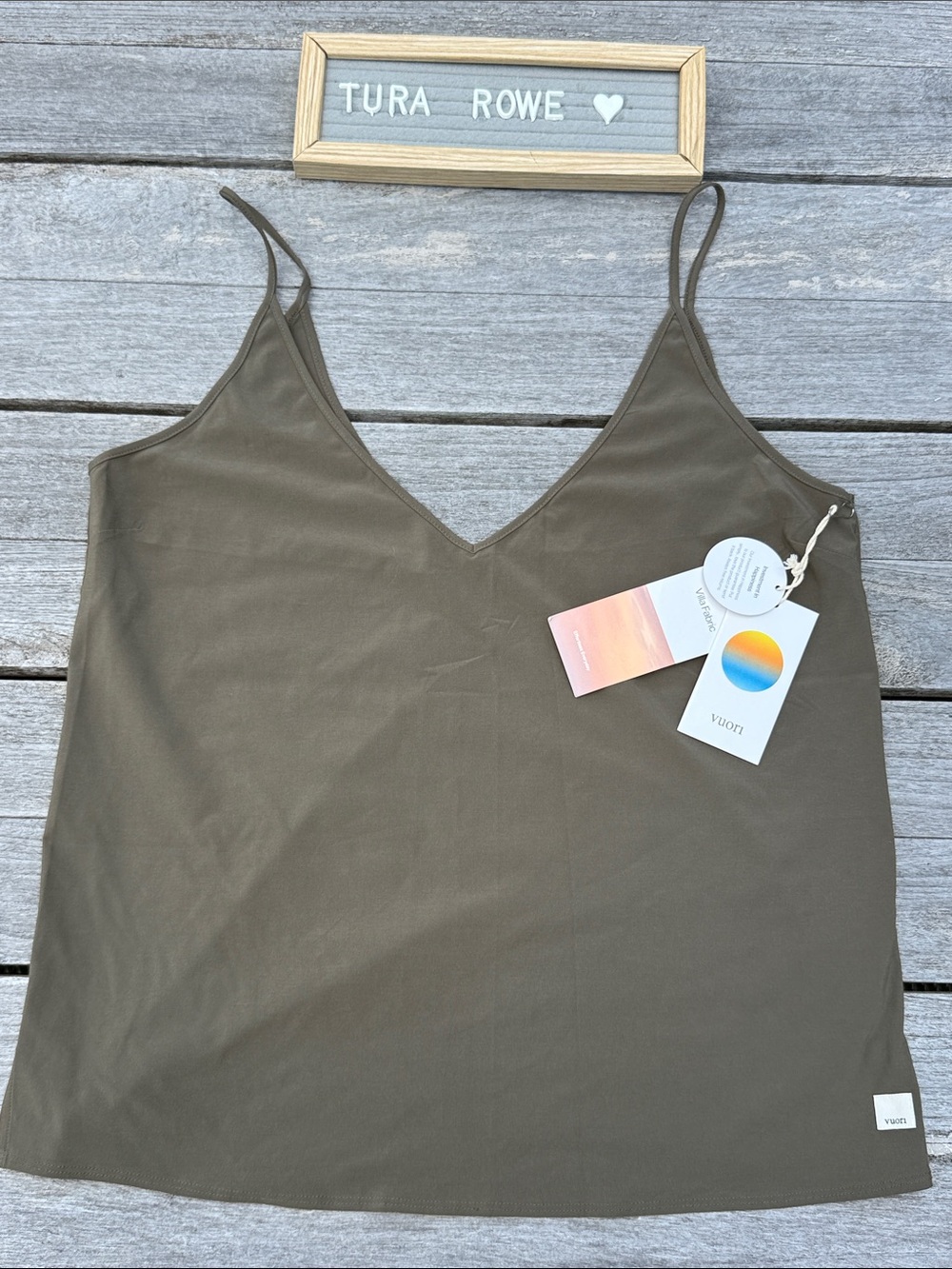 Vuori Villa Cami Dark Oregano Medium NWT Sleeveless Performance Tank